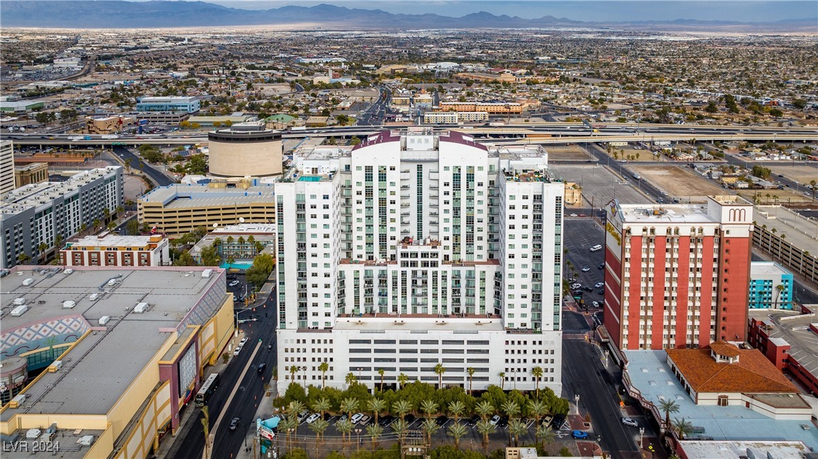 Photo 9 of 32 of 150 Las Vegas Boulevard 1005 condo