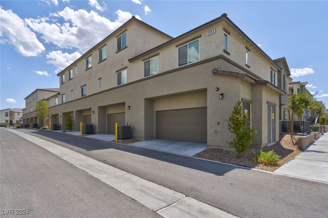 Photo 4 of 43 of 2843 Azure Breeze Lane 3 townhome