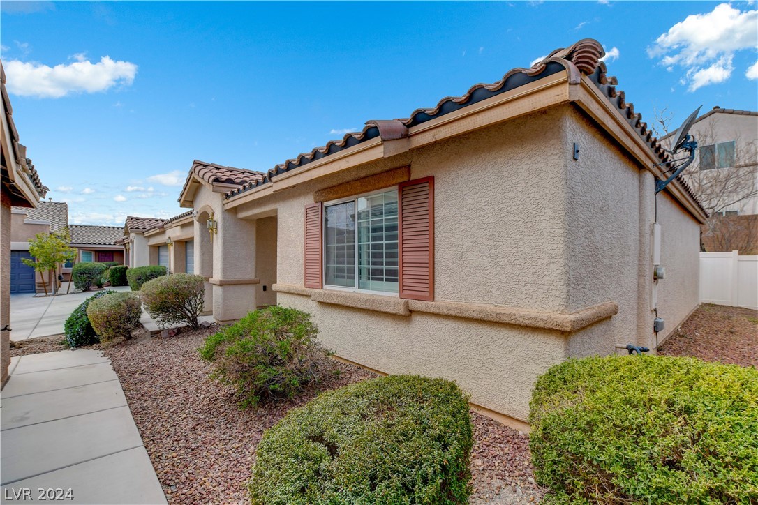 Photo 4 of 49 of 9292 Vervain Court townhome