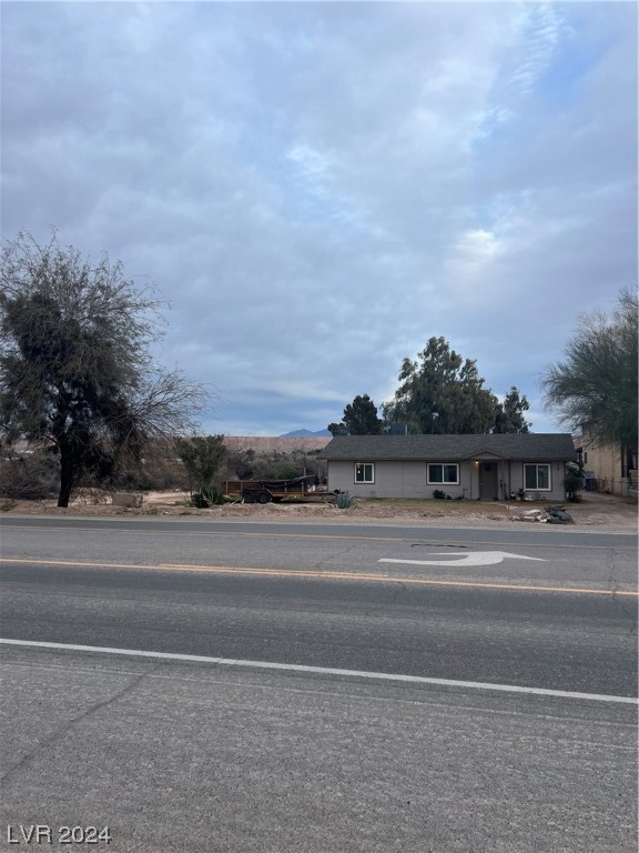 Photo 3 of 6 of 610 N Moapa Valley Boulevard house