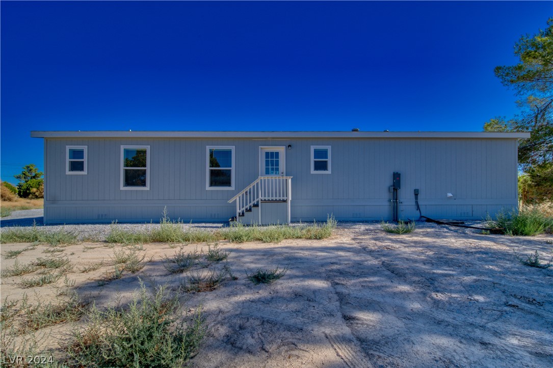 Photo 5 of 15 of 4401 E Kellogg Road mobile home