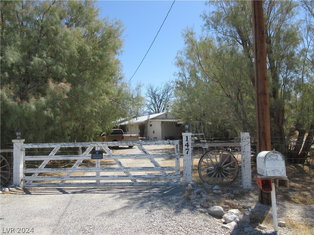 Photo 1 of 4 of 147 S Leslie Street mobile home