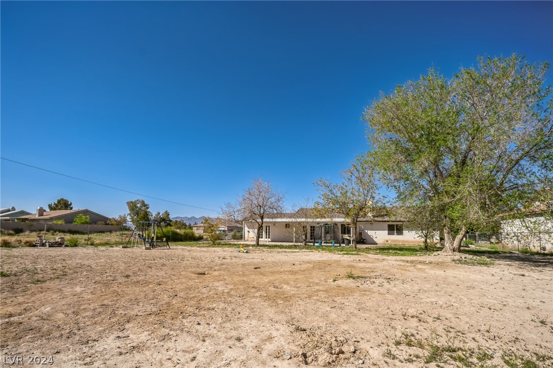 Photo 19 of 22 of 2121 Upland Avenue house