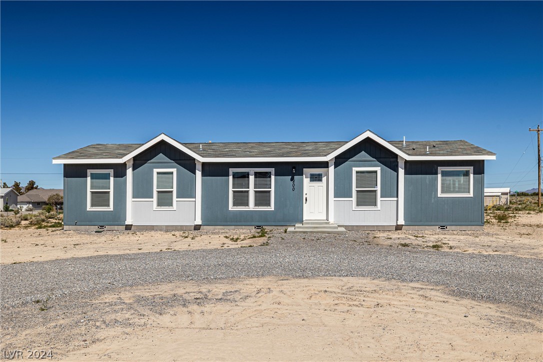 Photo 4 of 20 of 1800 E Laguna Street mobile home