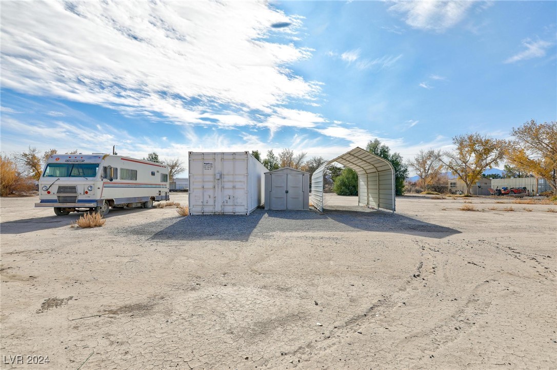 Photo 6 of 46 of 1351 W Betty Avenue mobile home