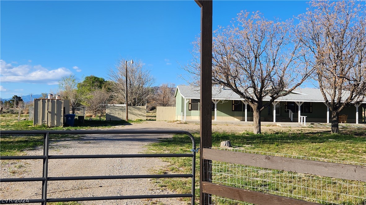 Photo 16 of 19 of 490 W Onyx Avenue mobile home