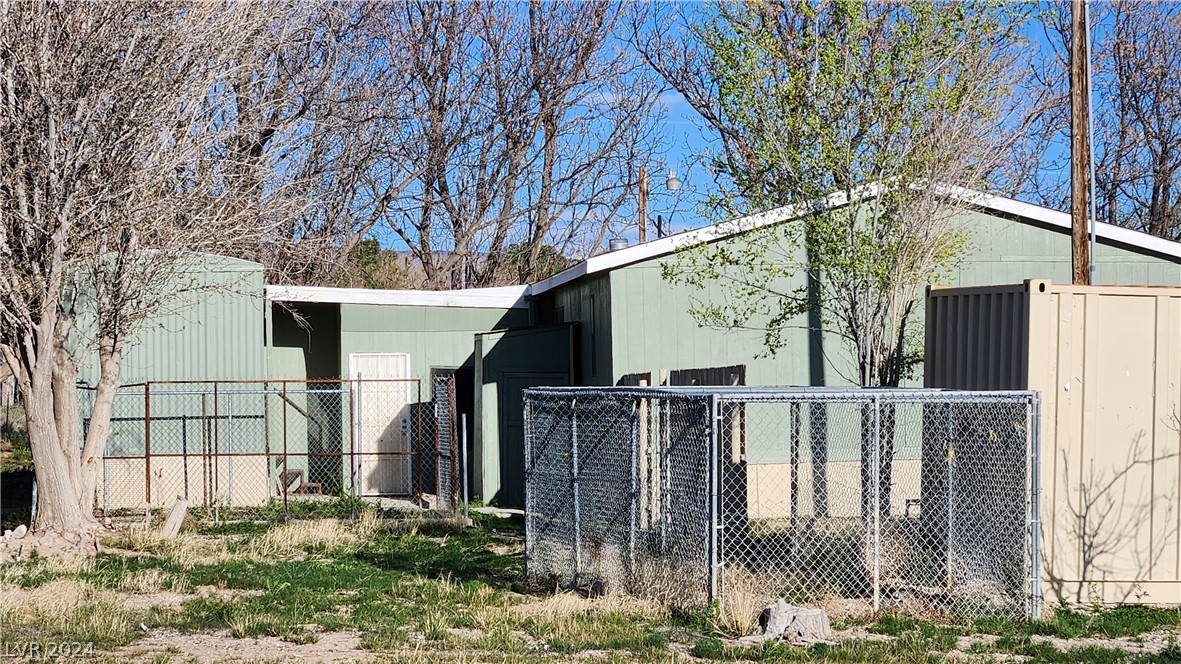 Photo 18 of 19 of 490 W Onyx Avenue mobile home