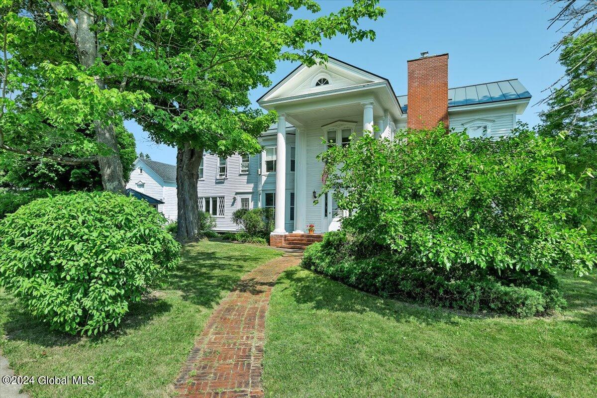 Photo 4 of 57 of 170 Western Avenue house