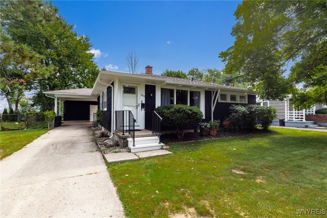 Photo 1 of 24 of 109 Mapleview Drive house