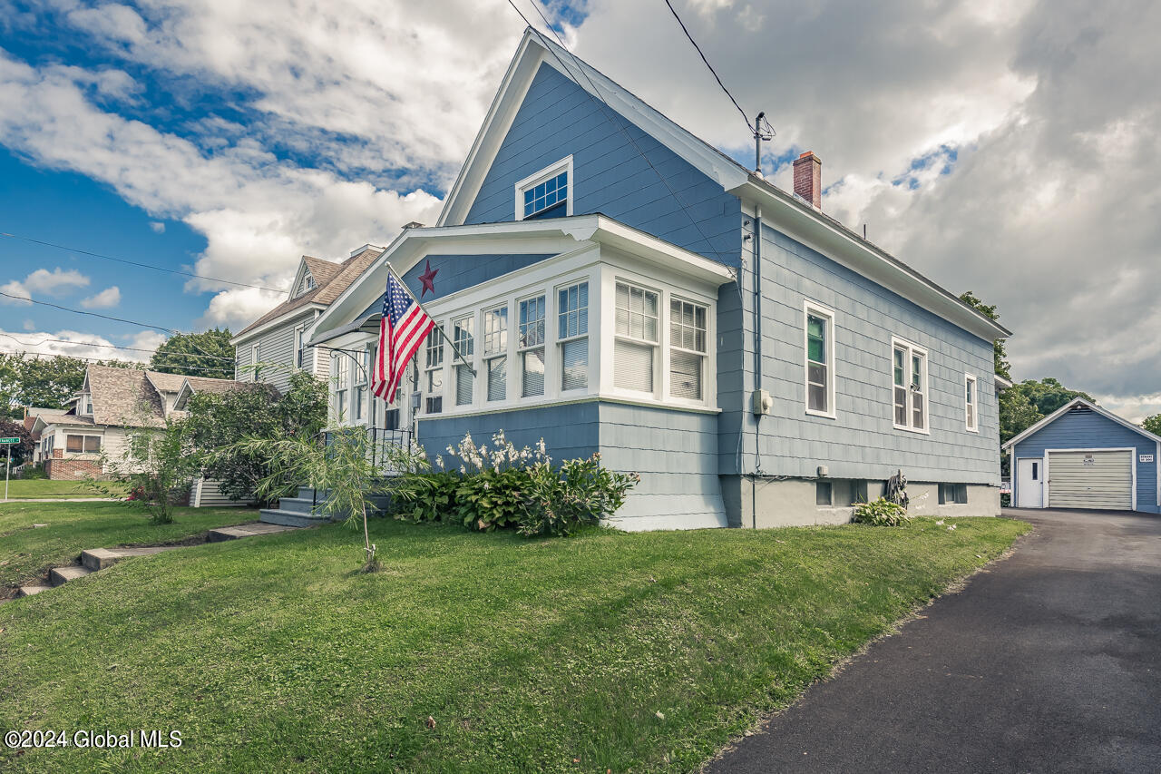 Photo 1 of 27 of 223 Clizbe Avenue house