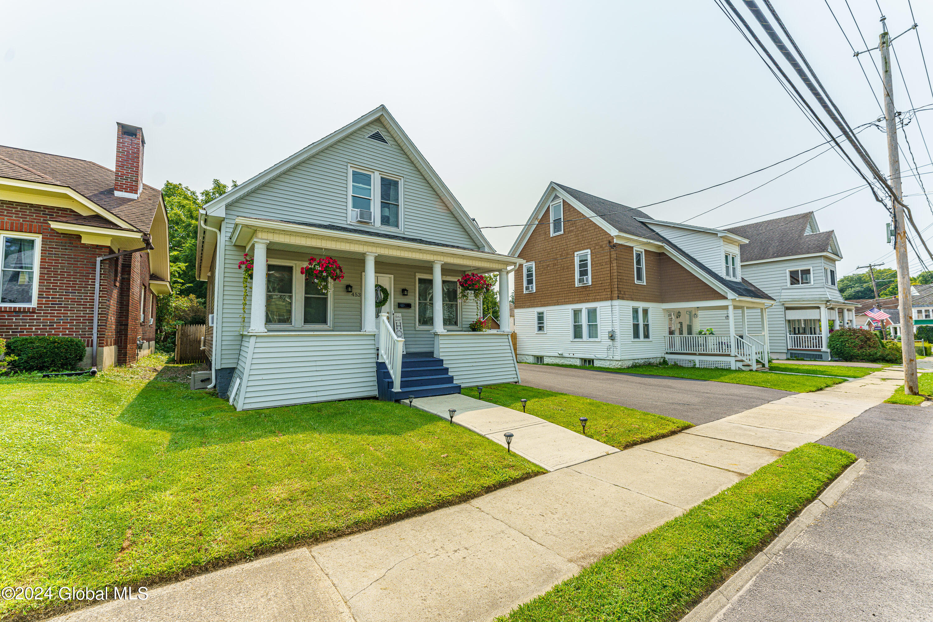 Photo 2 of 38 of 453 Locust Avenue house