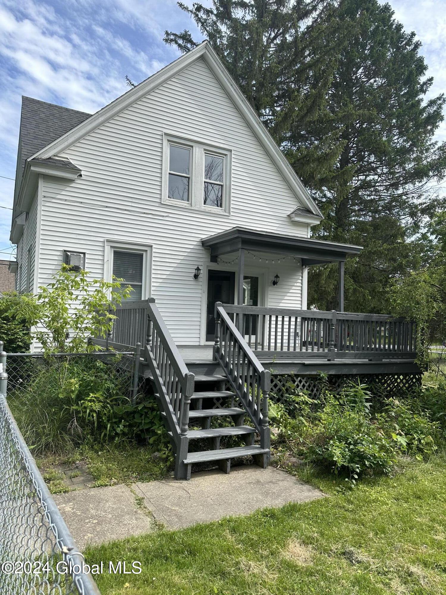 Photo 2 of 13 of 46 Sanford Avenue house