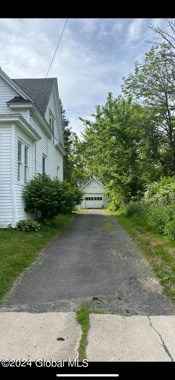 Photo 3 of 13 of 46 Sanford Avenue house