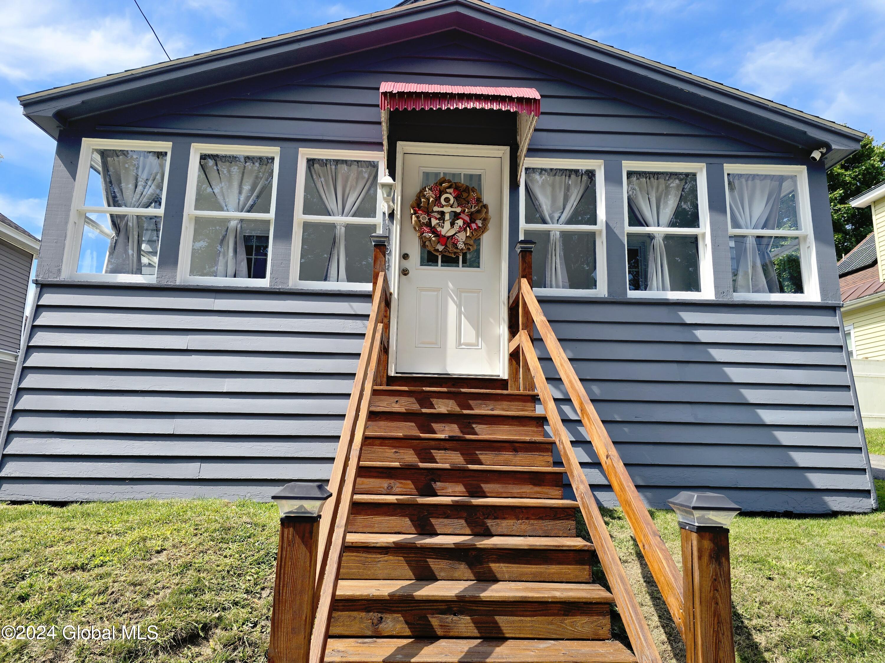 Photo 4 of 38 of 164 Brookside Avenue house