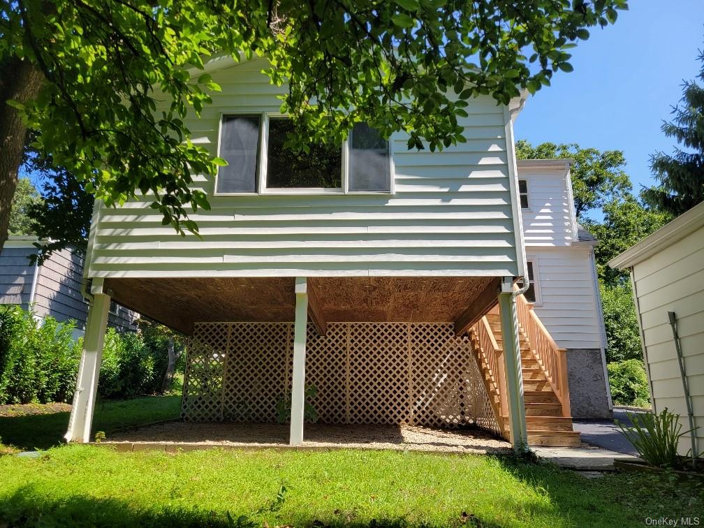 Photo 6 of 36 of 14 Grandview Avenue house