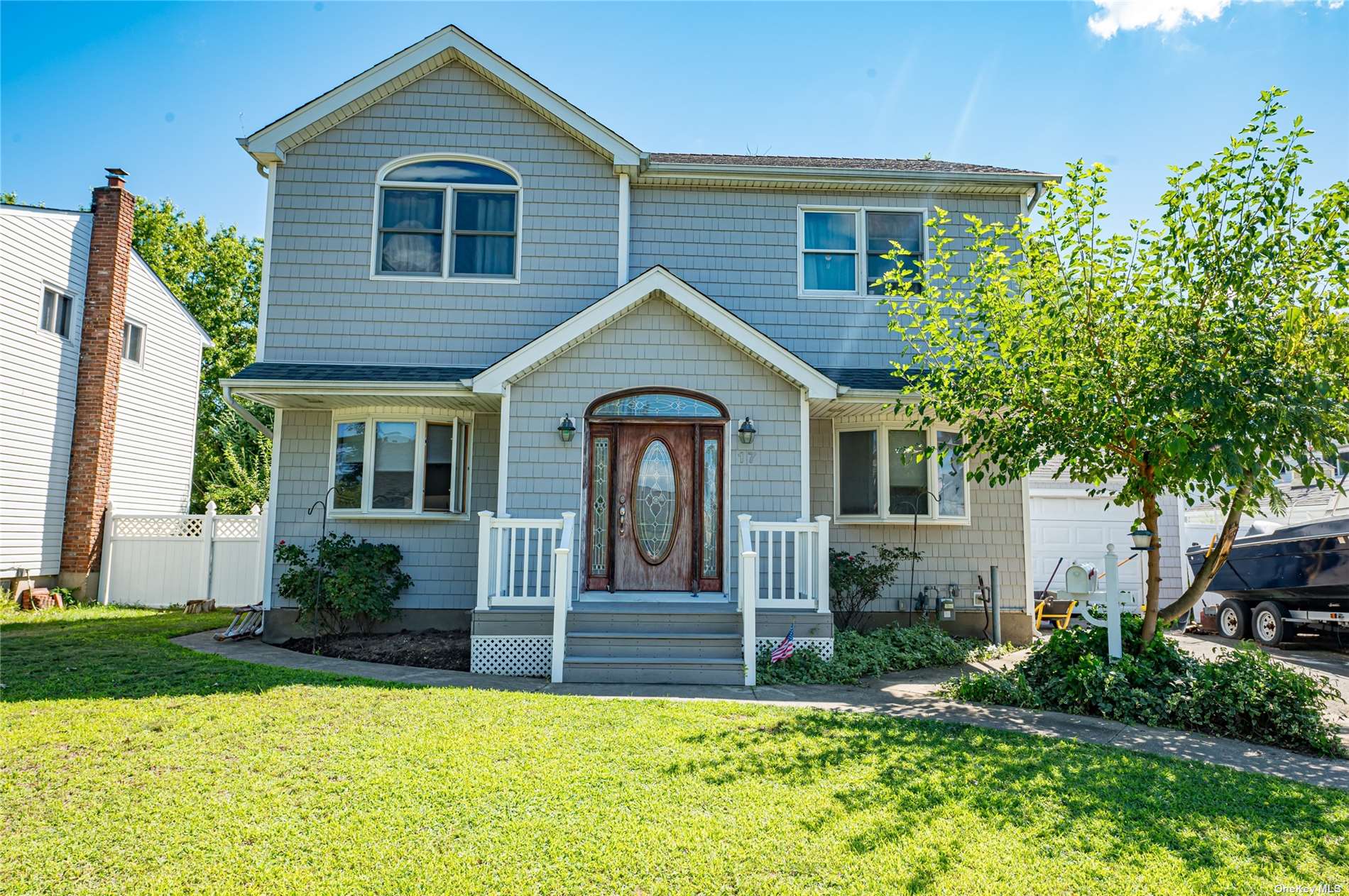 Photo 1 of 21 of 17 Totten Street house