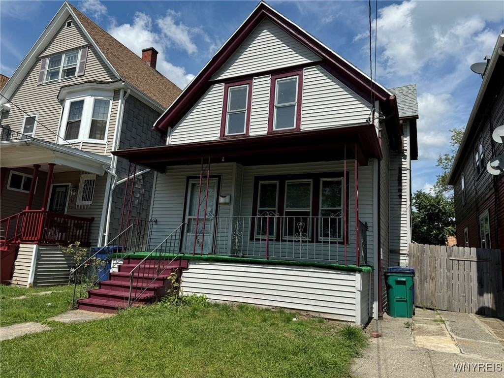 Photo 1 of 32 of 154 Wakefield Avenue house