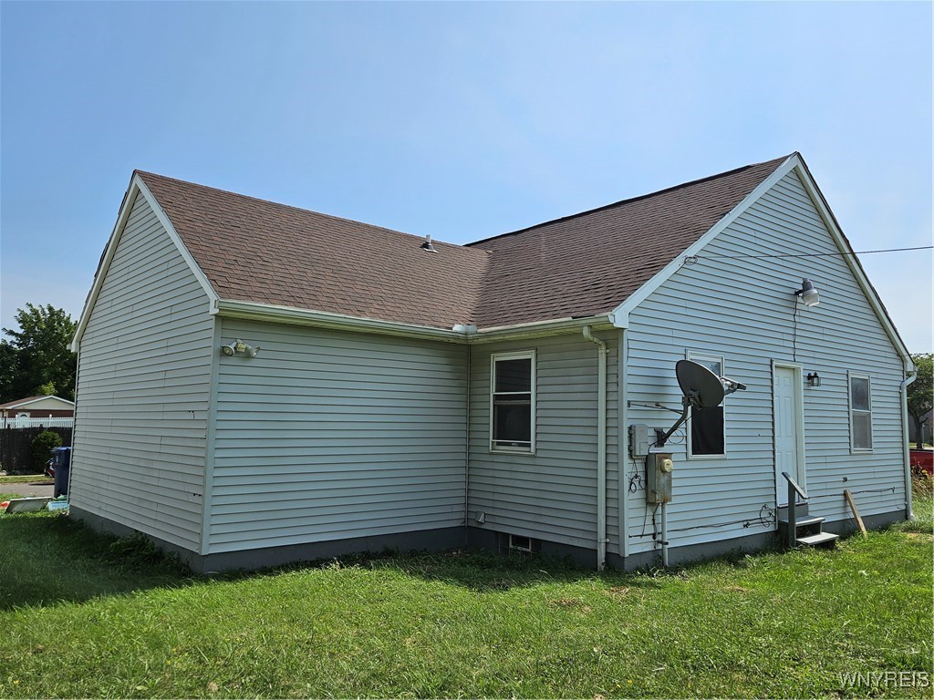 Photo 3 of 37 of 202 Purdy Street house