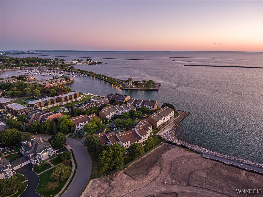 Photo 5 of 49 of 20 Harbour Pointe townhome