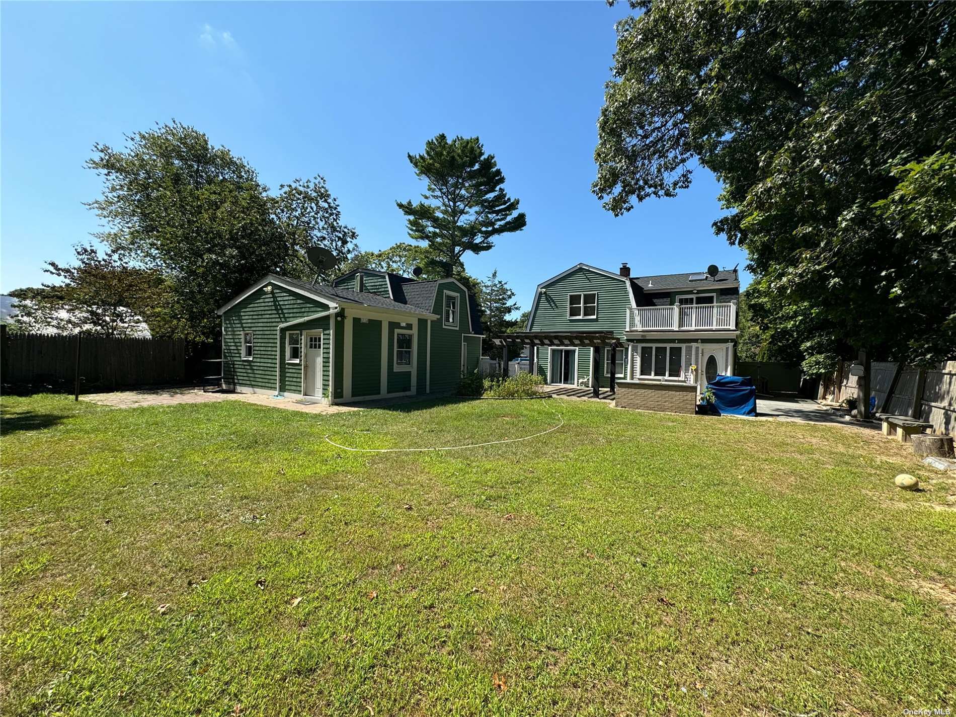 Photo 8 of 8 of 91 Brookfield Avenue house