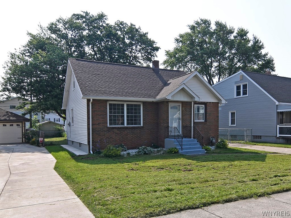 Photo 1 of 1 of 75 Cunard Avenue house