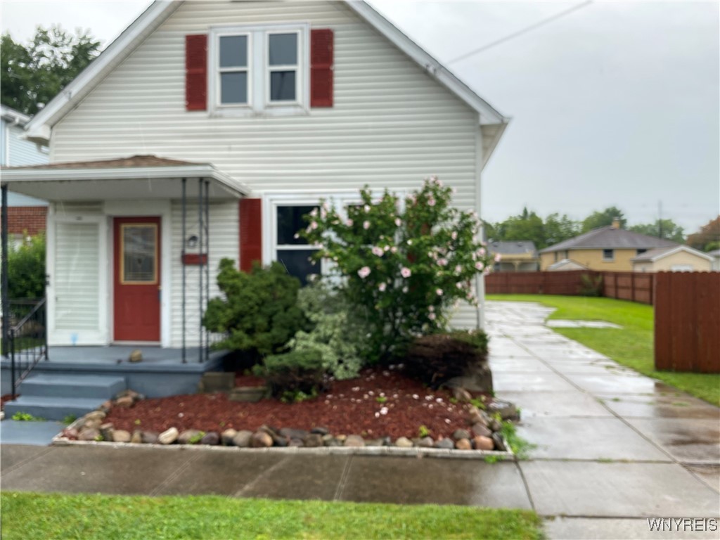 Photo 1 of 22 of 63 Iroquois Avenue house