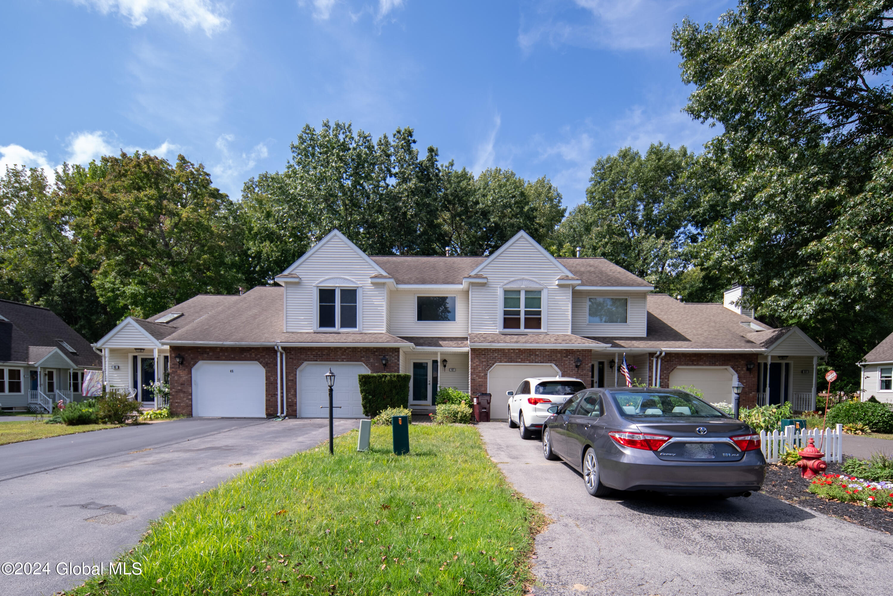 Photo 1 of 58 of 47 Westbury Court townhome