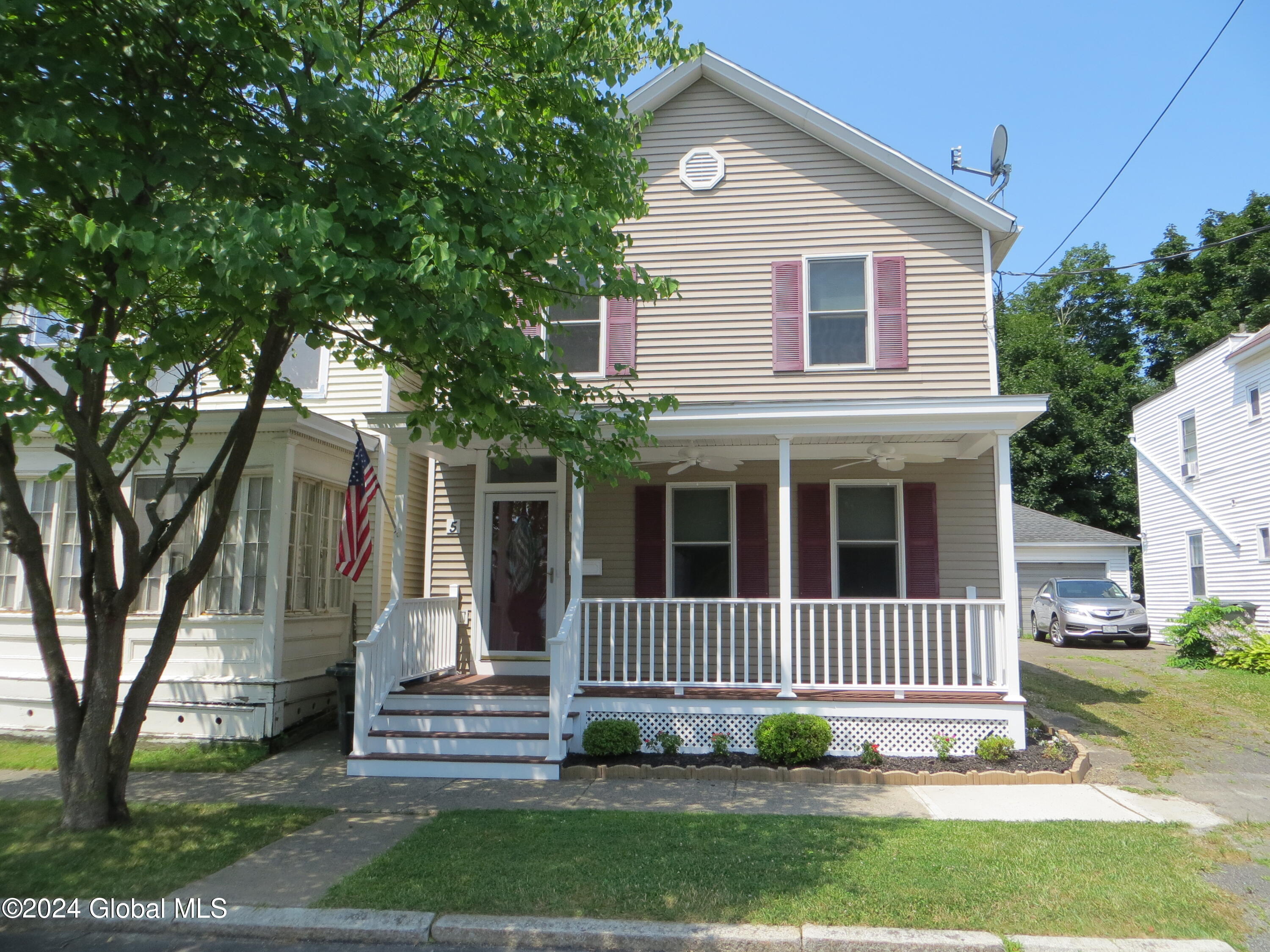 Photo 3 of 37 of 5 Masten Avenue house