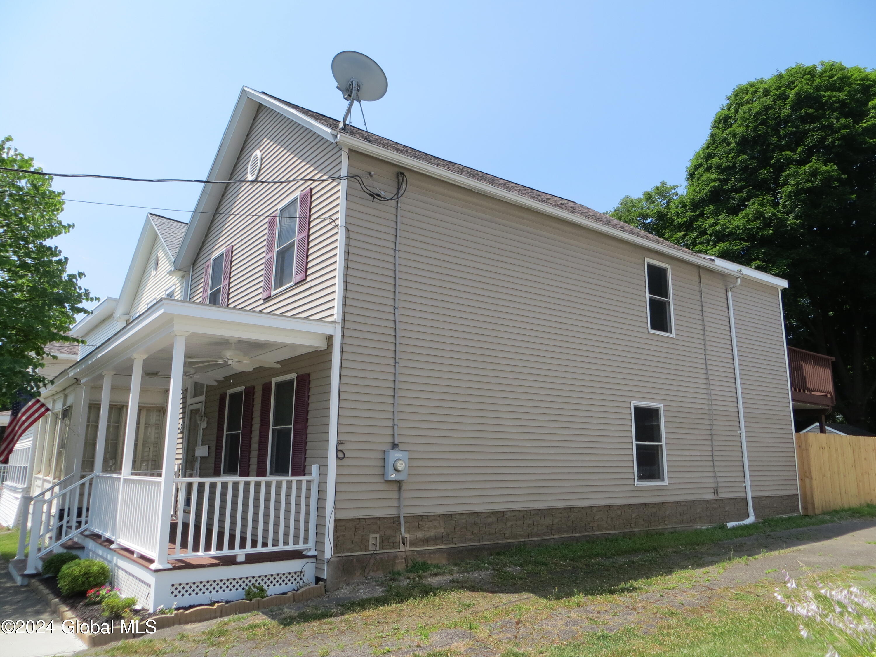 Photo 5 of 37 of 5 Masten Avenue house