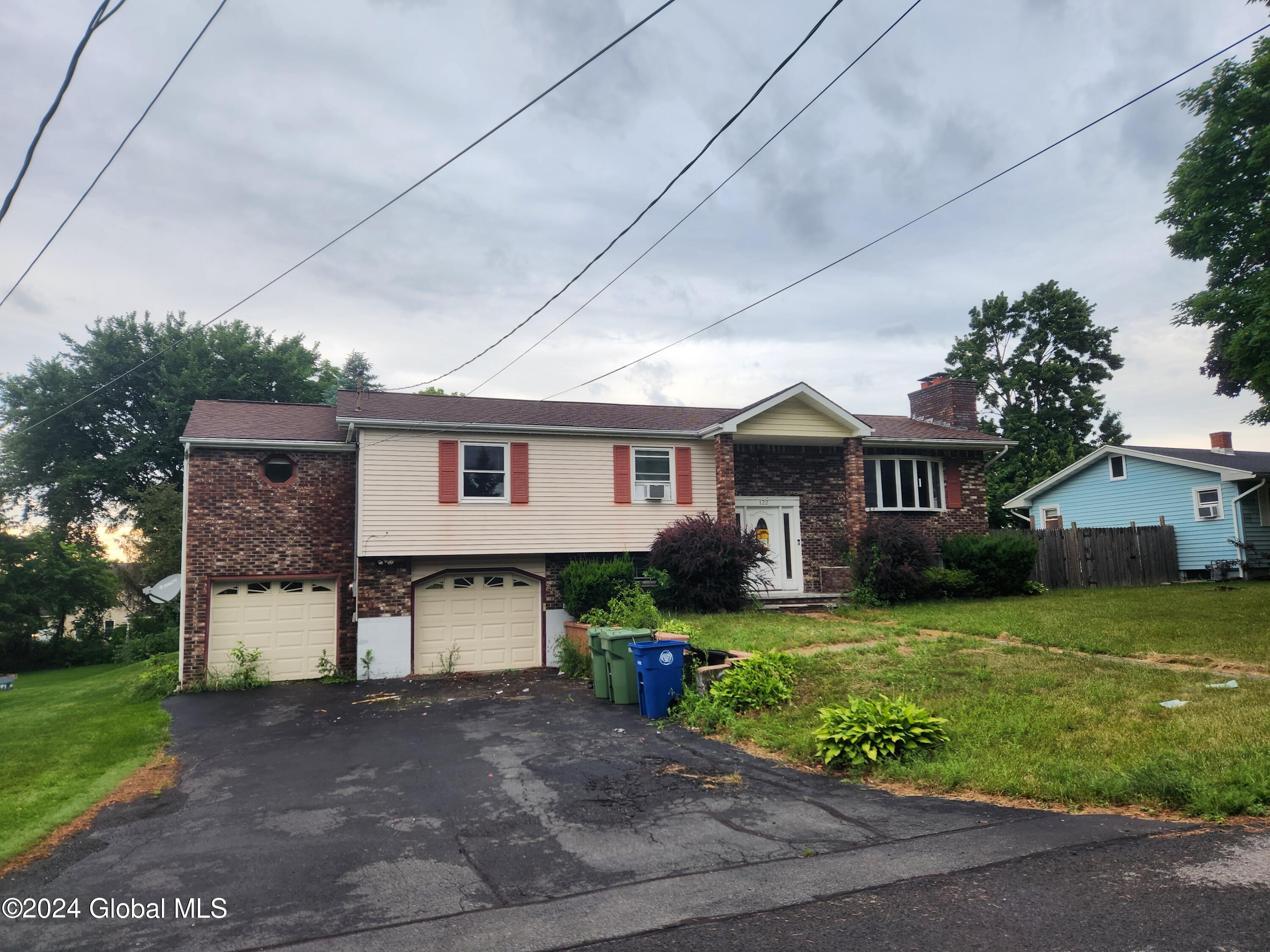 Photo 4 of 43 of 122 Massachusetts Avenue house