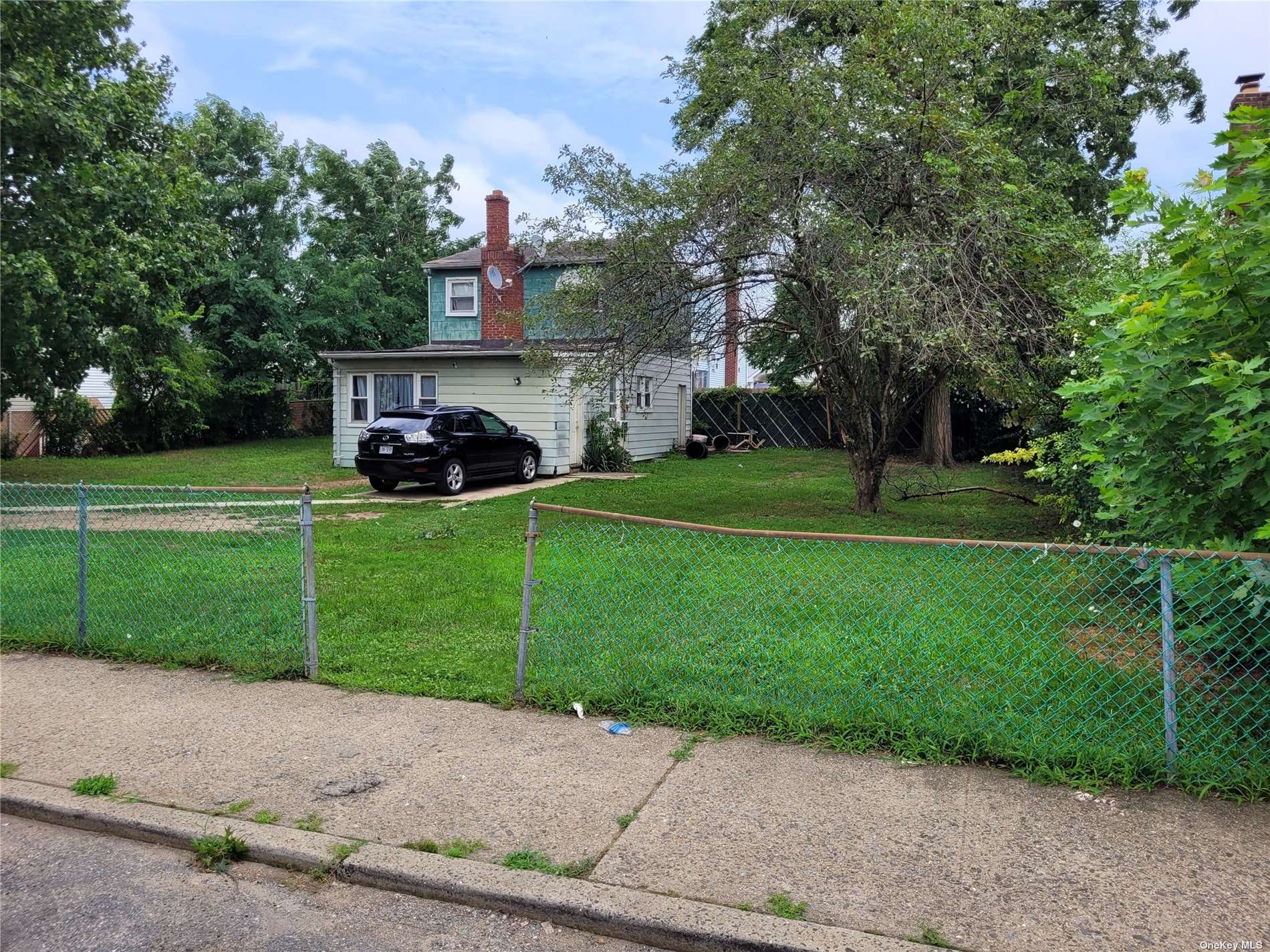 Photo 2 of 20 of 150 Louis Avenue house