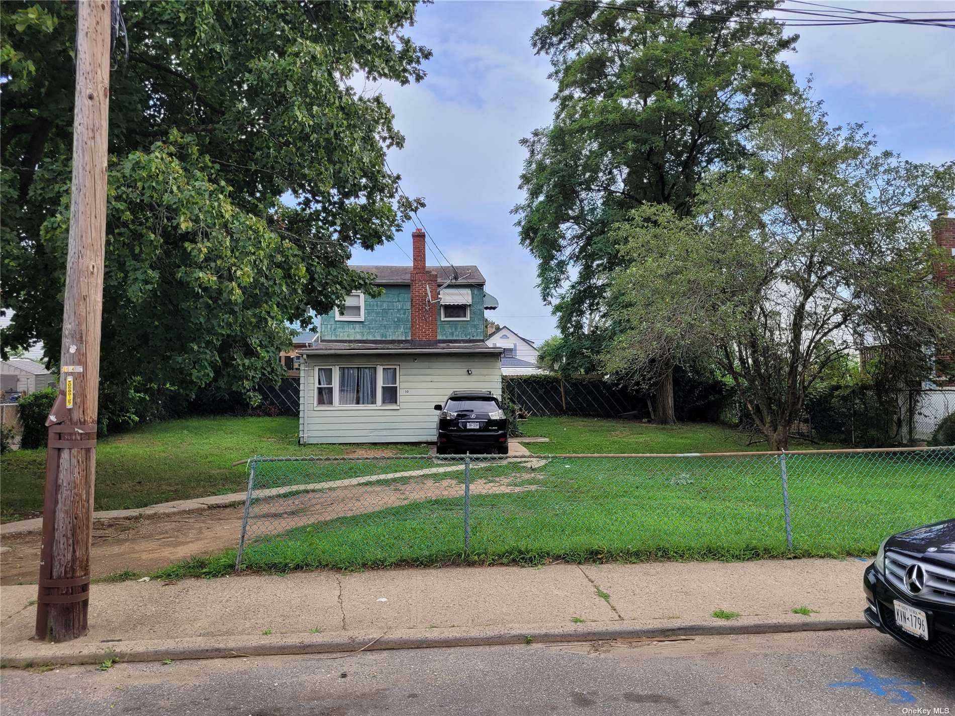 Photo 3 of 20 of 150 Louis Avenue house