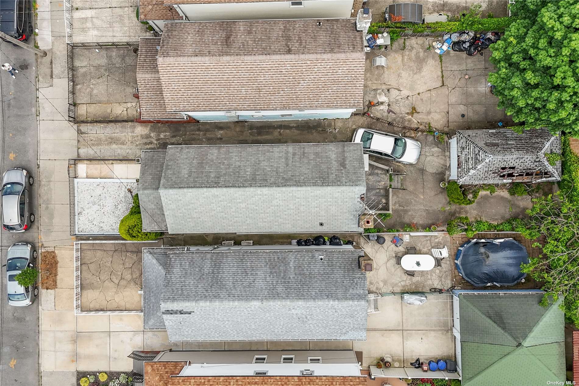 Photo 8 of 35 of 2039 Schenectady Avenue house