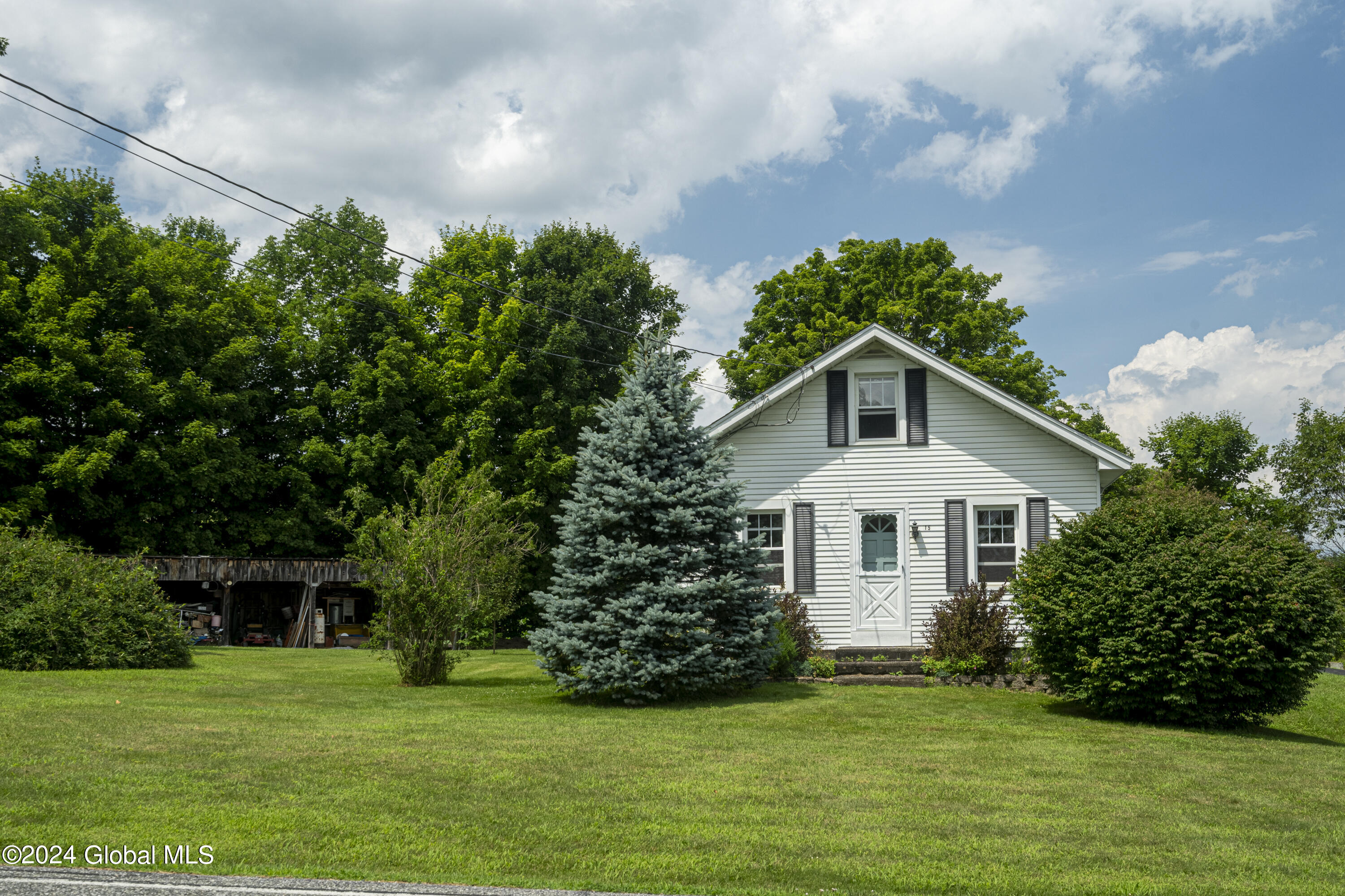 Photo 3 of 32 of 15 County Route 29 house