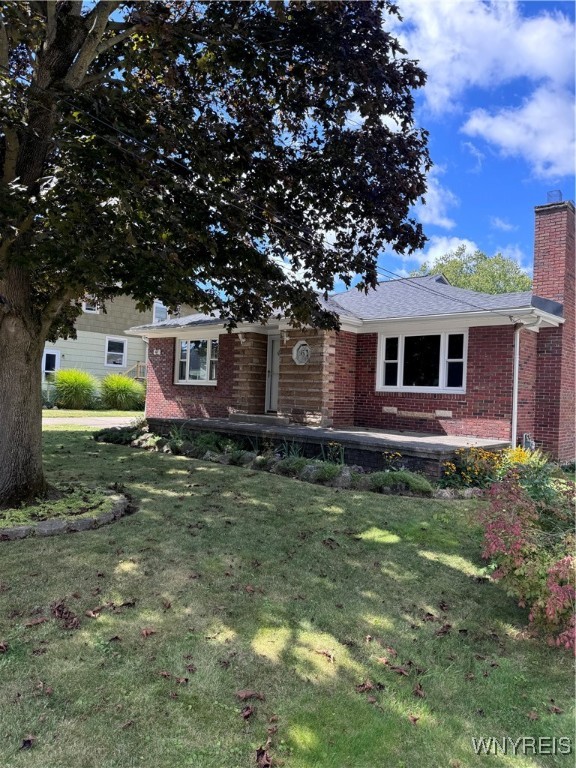 Photo 2 of 45 of 61 Salisbury Avenue house