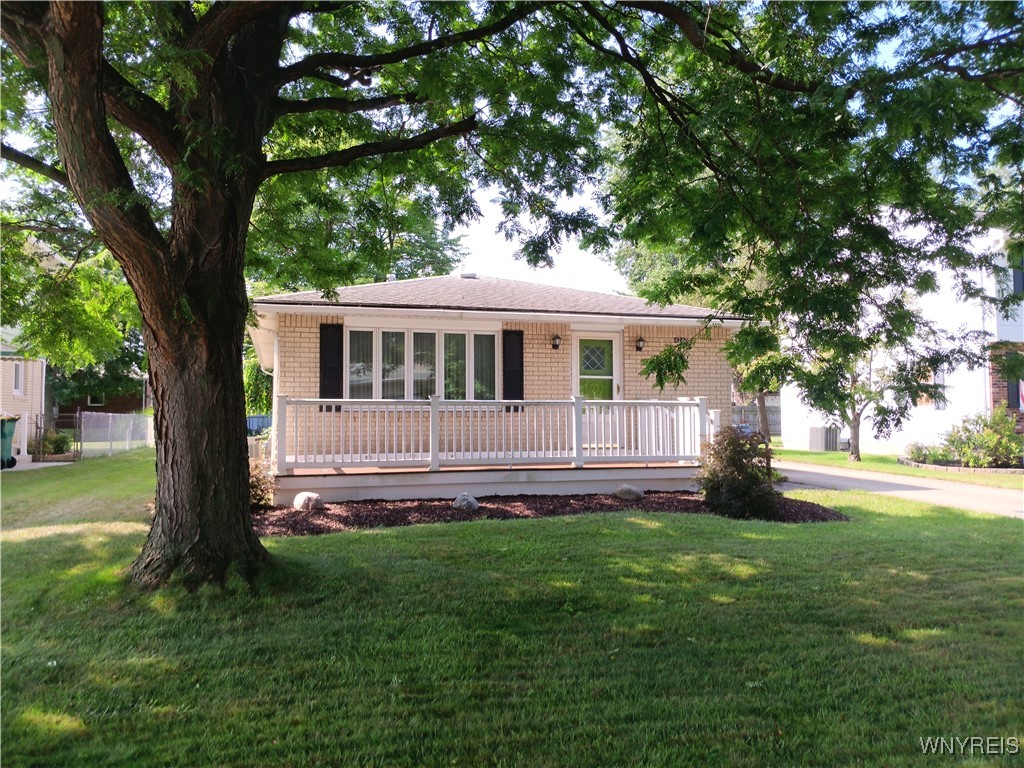 Photo 2 of 21 of 4247 Elmwood Ave house