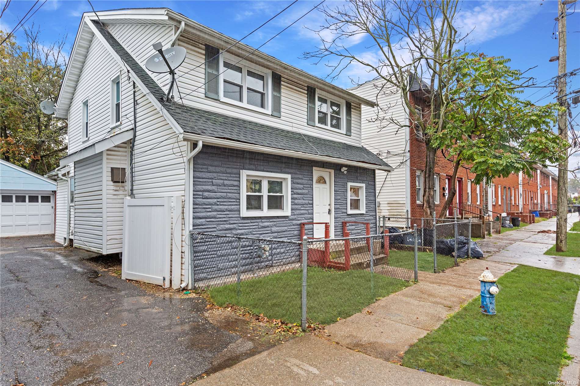 Photo 2 of 27 of 95 Albemarle Avenue house