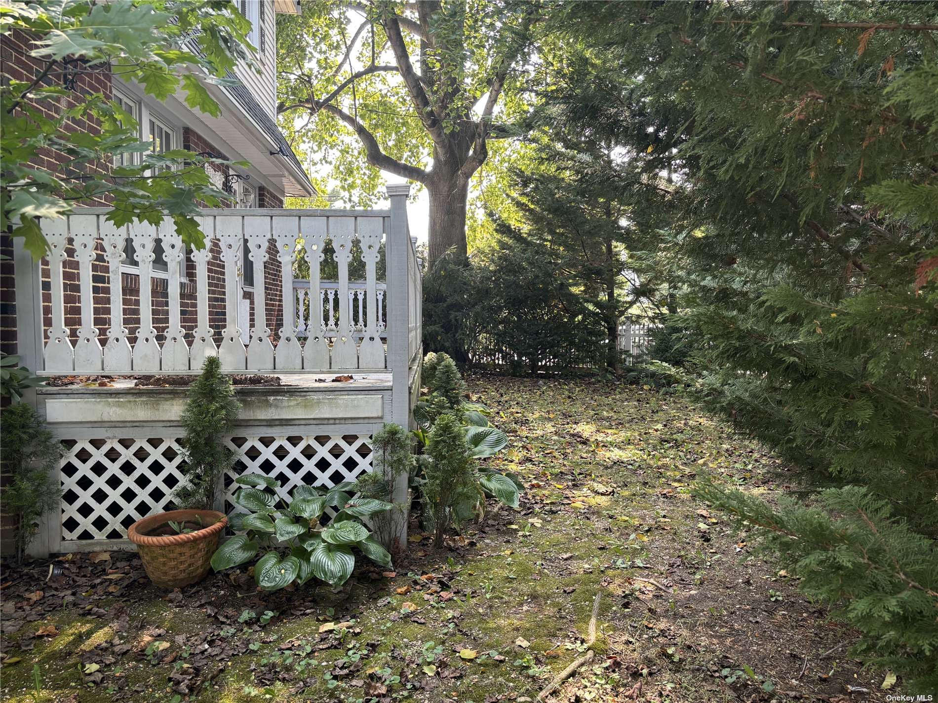 Photo 24 of 26 of 1515 Moffit Avenue house