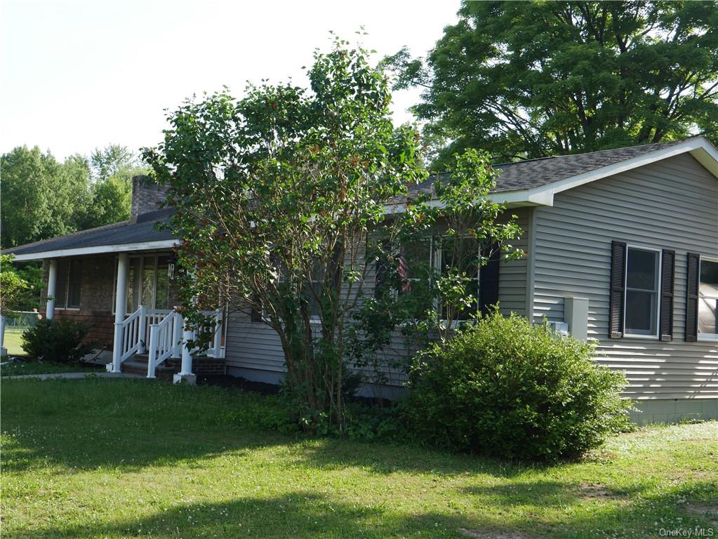 Photo 1 of 26 of 445 N Quaker Lane house