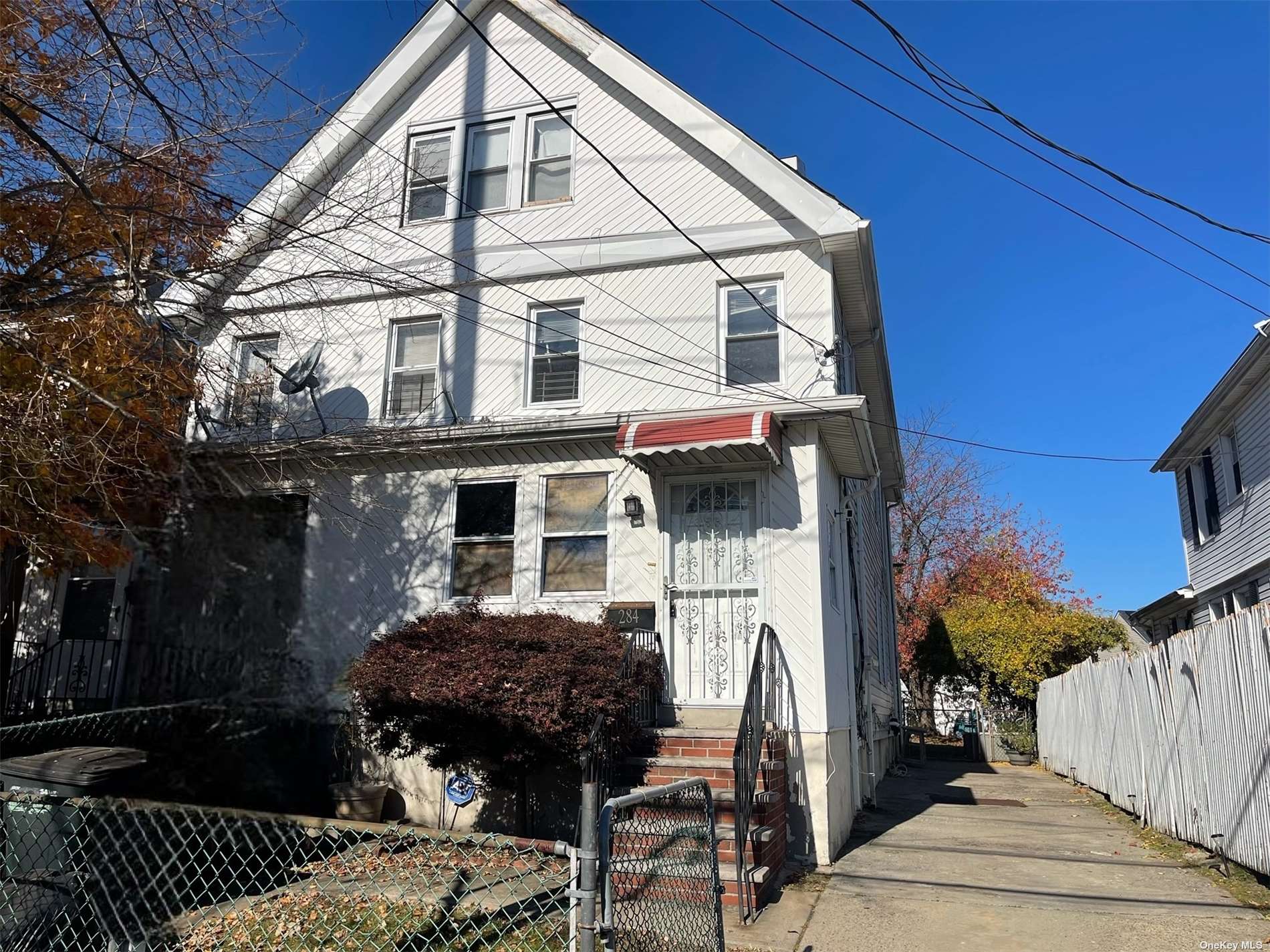 Photo 1 of 12 of 284 Bayview Avenue house