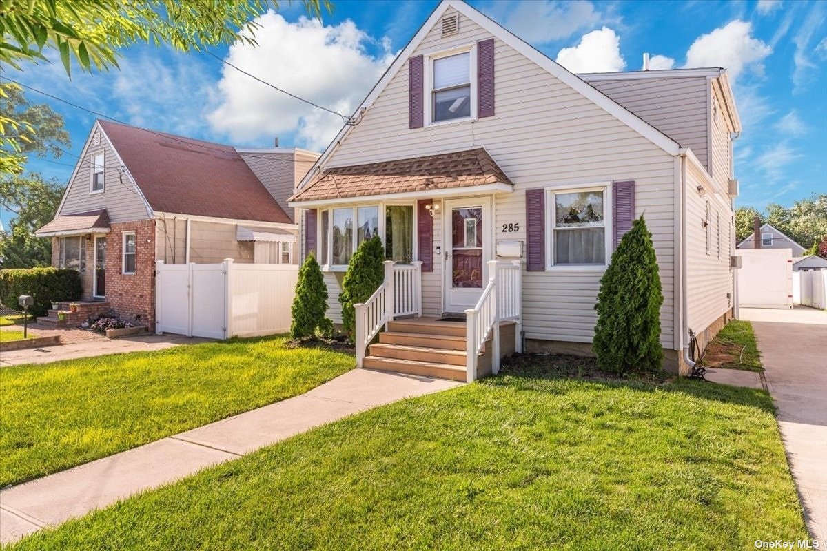 Photo 1 of 16 of 285 Sheridan Boulevard house