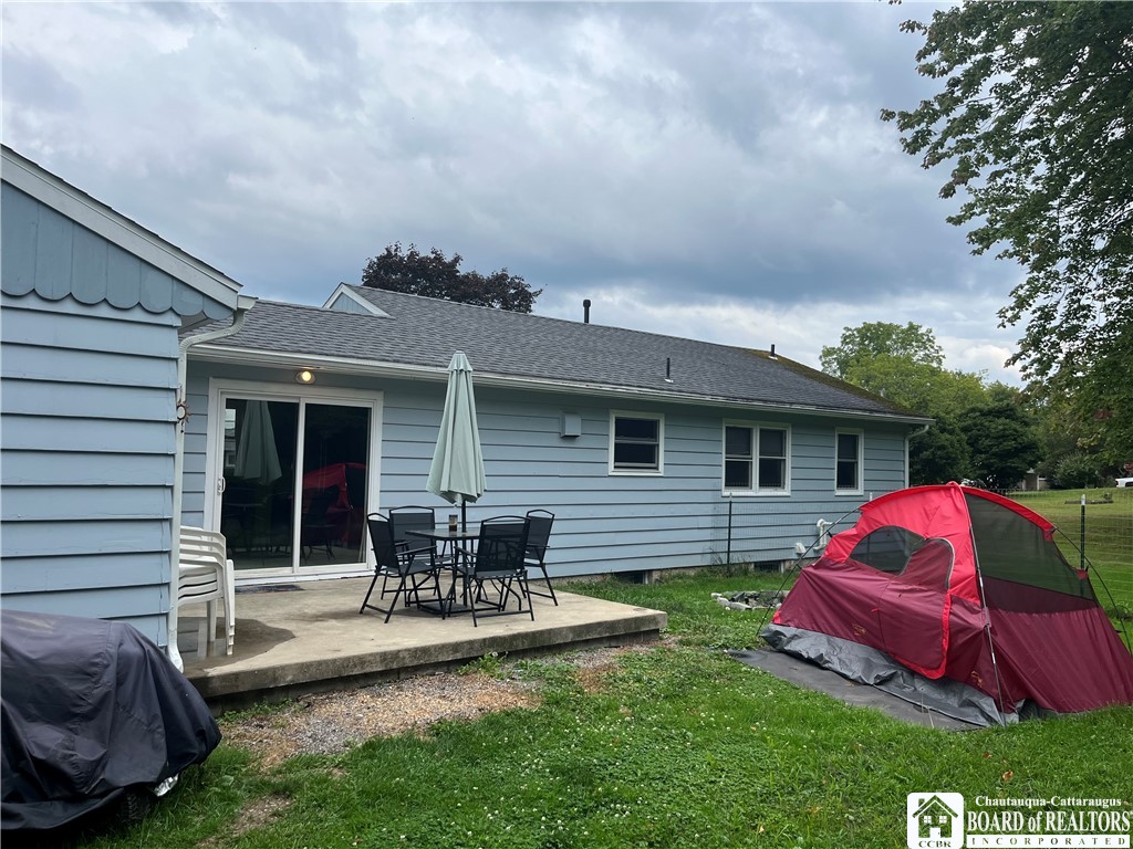 Photo 5 of 35 of 452 Hazzard Street house