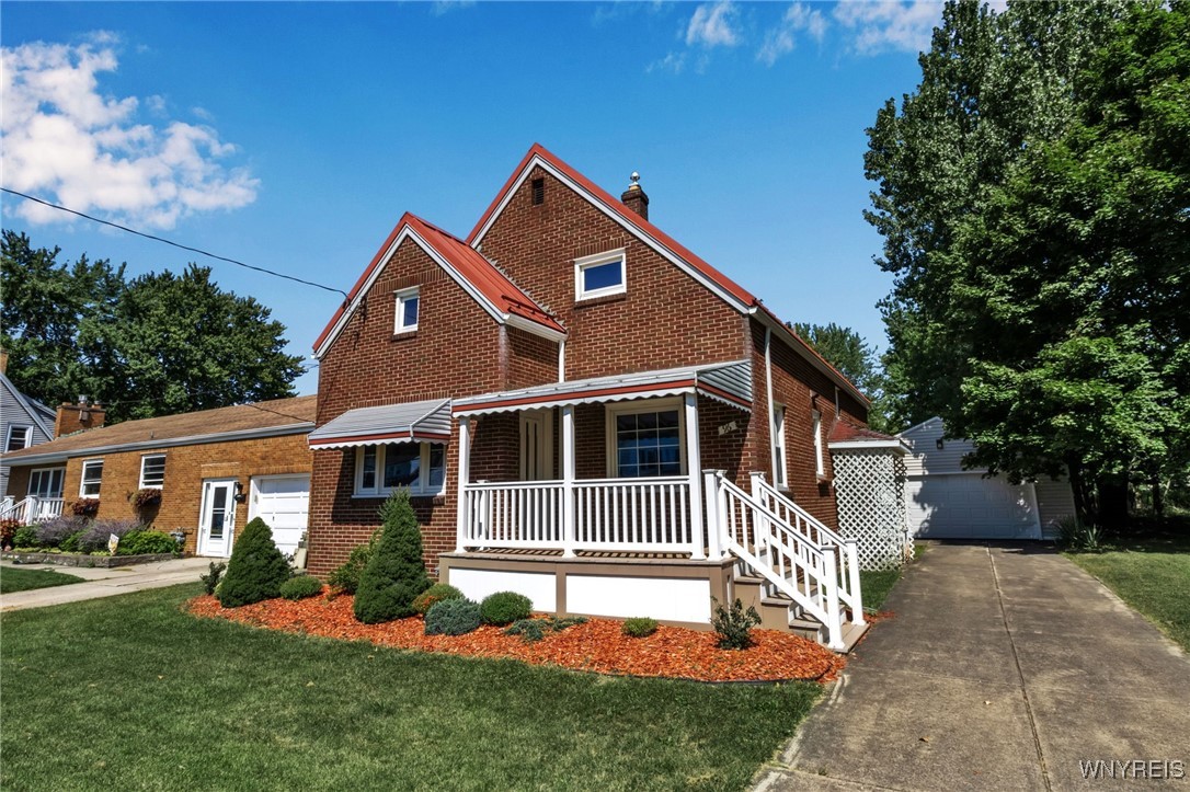 Photo 1 of 47 of 96 Verel Avenue house