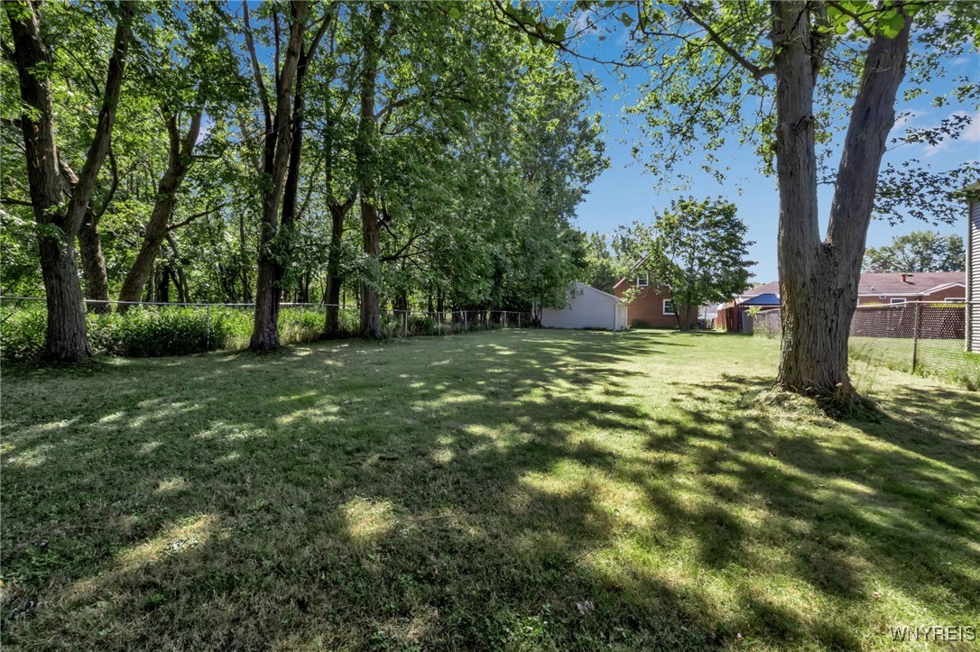 Photo 10 of 47 of 96 Verel Avenue house