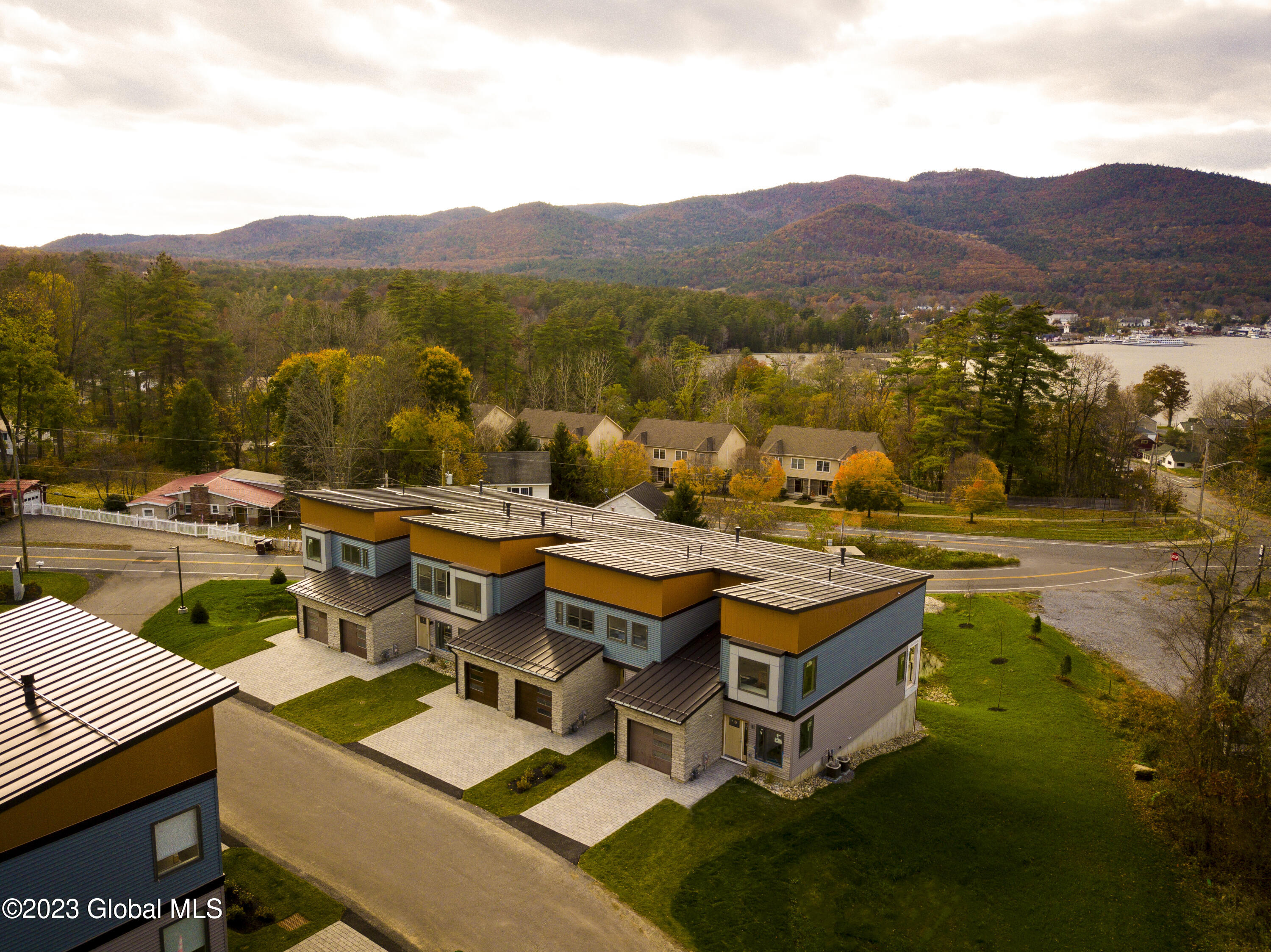 Photo 1 of 25 of 11 Footpath Way townhome