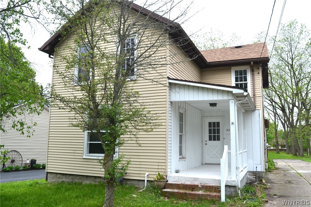 Photo 1 of 24 of 43 Lake Avenue house