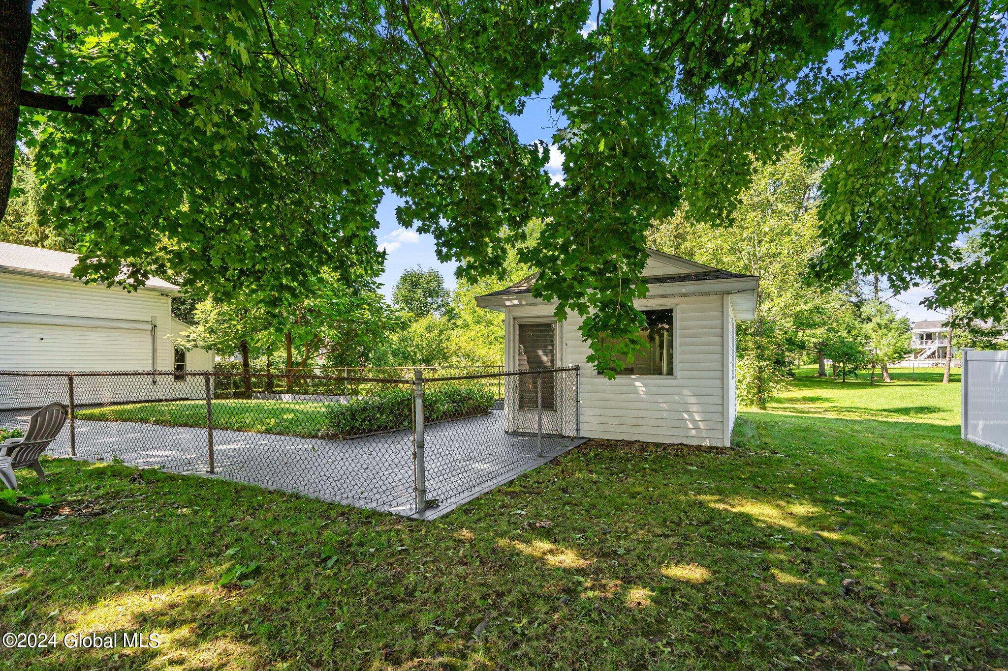 Photo 43 of 53 of 6 Hoefer Street house