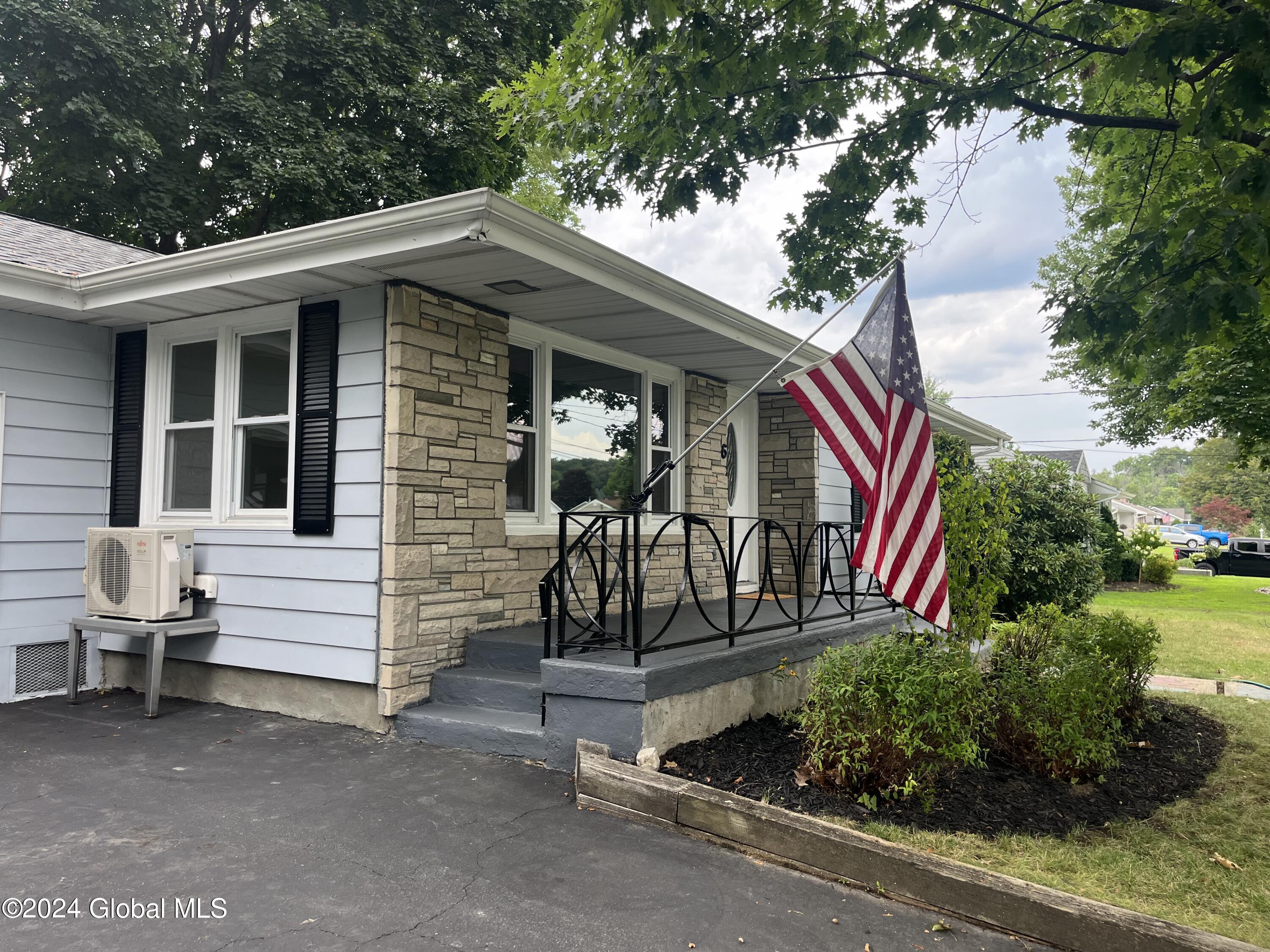 Photo 5 of 53 of 6 Hoefer Street house