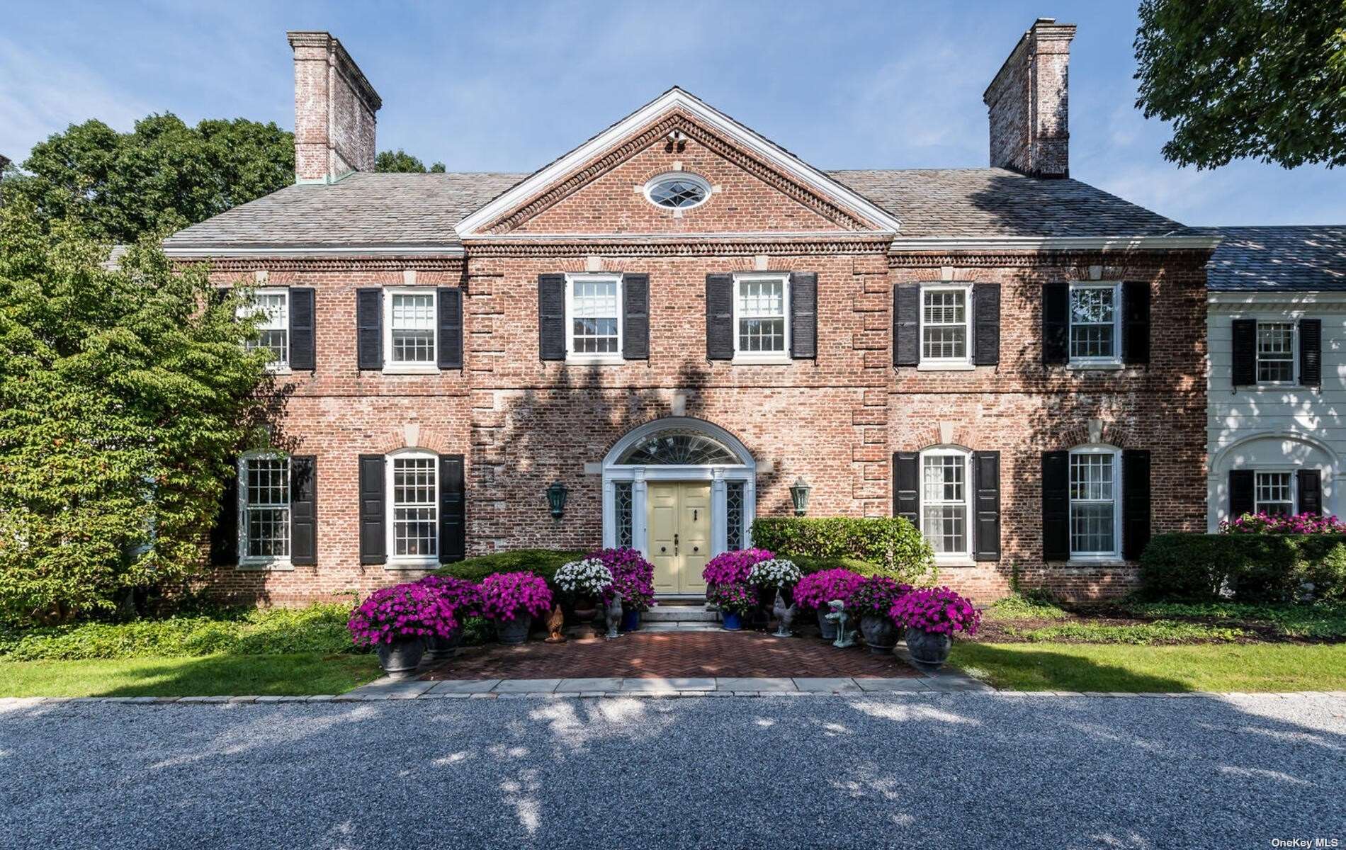 Photo 3 of 18 of 52 Piping Rock Road house