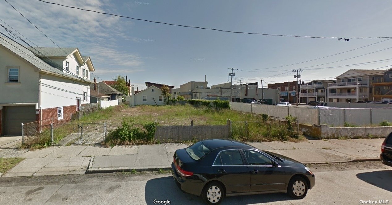 Photo 1 of 1 of 722 W Olive Street land